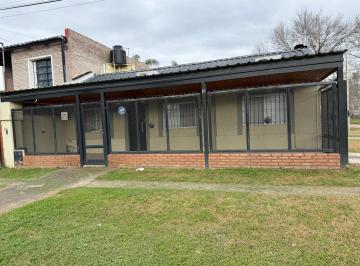 Casa · 91m² · 4 Ambientes · 2 Cocheras · Casa en Venta 3 Dorm. en Roldán