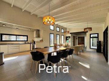 Casa · 190m² · 5 Ambientes · Casa en Venta en Pinamar Norte