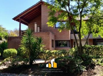 Casa · 570m² · 6 Ambientes · 1 Cochera · Casa en Venta en Las Delicias