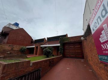 Casa · 1139m² · 6 Ambientes · 4 Cocheras · Amplia Casa Seis Ambientes Jardin Quincho Venta Wilde Centro