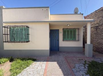 GOC-GOC-450_2 · ¡Oportunidad en Lanús E! Casa de 3 Amb C/ Jardín y Fondo