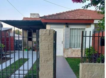 PH · 100m² · 2 Dormitorios · 1 Cochera · Venta Apto Credito PH 2 Dorm. C/ Patio B° Sol y Lago Carlos Paz