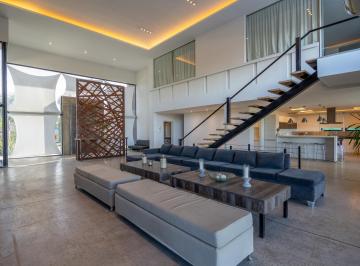 Casa · 540m² · 3 Dormitorios · 2 Cocheras · Casa en Venta Country La Arbolada con Vista a Las Sierras