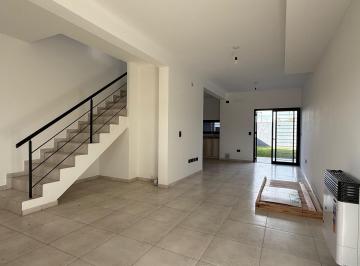 Casa · 100m² · 3 Ambientes · 1 Cochera · Venta - Duplex 2d de 1ra Calidad! - B° Valle Cercano