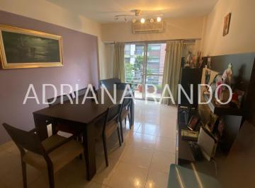 Departamento de 3 ambientes, Flores · Amplio Semipiso de 3 Ambientes Al Frente con Patio y Balcon