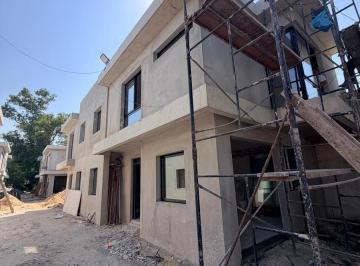 PH · 94m² · 4 Ambientes · 2 Cocheras · Venta PH 4 Ambientes en Ituzaingo Norte Complejo Jose Maria Paz