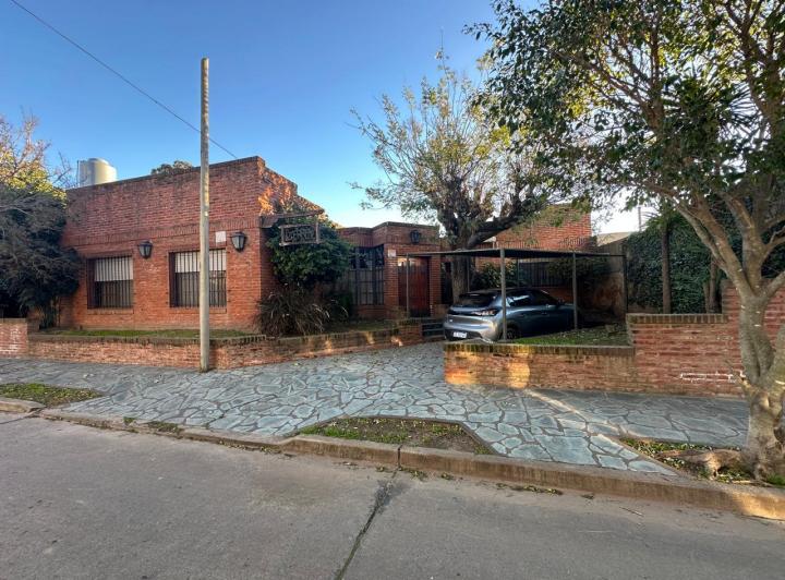 Casa · 109m² · 6 Ambientes · 1 Cochera