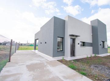 Casa · 85m² · 3 Ambientes · Casa en Funes Norte, 2 Dorm.. Raul Alfonsin 1430