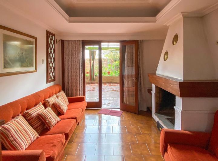 Casa · 167m² · 8 Ambientes · 1 Cochera