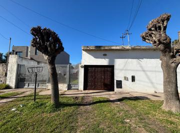 Departamento de 6 ambientes, Mar del Plata · Chalet en Venta C/ Cochera en Villa Primera