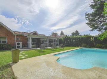 Casa · 155m² · 4 Ambientes · 2 Cocheras · Venta Casa 4 Ambientes Piscina y Gran Parque en Canning Apto Crédito