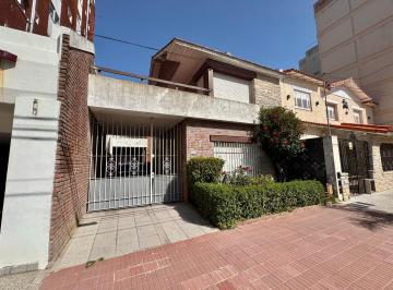 PH · 90m² · 3 Ambientes · 1 Cochera · PH 3 Ambientes Al Fondo - Barrio La Perla