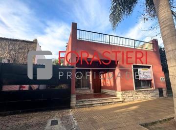 Casa · 190m² · 4 Ambientes · 4 Cocheras · Casa en Venta de Cuatro Ambientes en Victoria