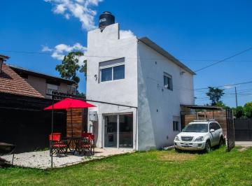 Casa · 68m² · 2 Ambientes · 1 Cochera · Venta Casa 2 Ambientes con Terreno Muy Amplio