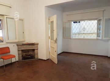 PH · 126m² · 4 Ambientes · 2 Cocheras · PH Al Frente - Venta - Garage Cubierto - Dos Dorm. - Patio