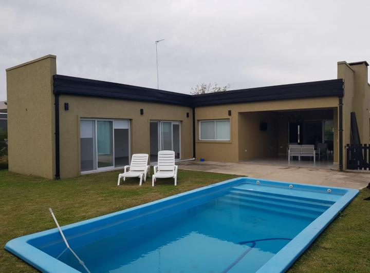 Casa · 167m² · 5 Ambientes · 2 Cocheras