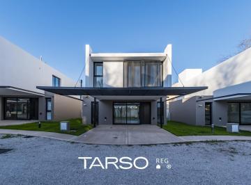 Casa · 130m² · 6 Ambientes · 2 Cocheras · Casa en Venta Housing Tres Dorm. - Seguridad