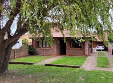 Casa de 3 ambientes, Santa Clara del Mar · Chalet con Garage Adaptado a Departamento en Santa Clara del Mar. Calle Santos