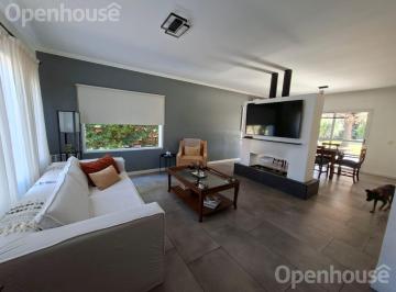 Casa · 220m² · 5 Ambientes · 1 Cochera · Venta Casa en Barrio Las Condes - Pilar.