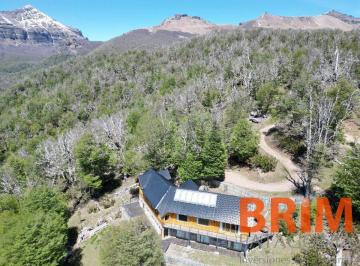 Casa · 400m² · 10 Ambientes · Lindísima Casa de Montaña con Vista Al Lago Lacar y Volcán Lanin