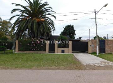 Casa · 150m² · 3 Ambientes · 1 Cochera · Casa Quinta en Venta Moreno