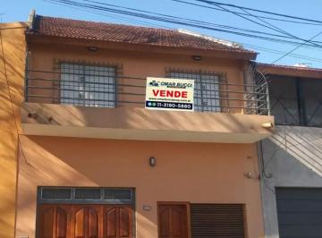 PH · 110m² · 4 Ambientes · Casa/ PH de 4 Ambientes con Cochera Cubierta y Patio en Villa Ballester