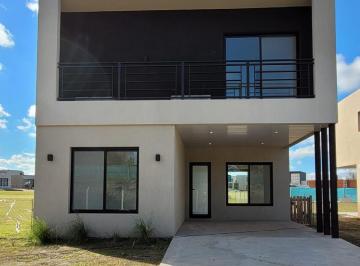 Casa · 133m² · 5 Ambientes · 2 Cocheras · Casa en Alquiler Barrio El Aljibe, Manzanares, Pilar, G. B. a Norte