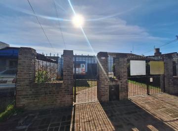 Casa · 132m² · 5 Ambientes · 1 Cochera · Venta en Block: Casa 4 Amb + Departamento 2 Amb