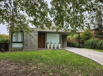 Casa · 150m² · 6 Ambientes · 1 Cochera · Casa en Venta Puerto Roldan