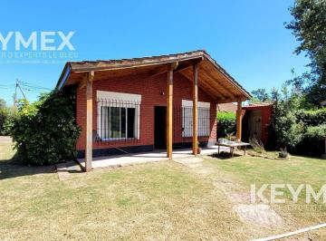 Casa · 141m² · 5 Ambientes · 1 Cochera · Casa en Venta en Francisco Álvarez - Pileta - Quincho - Cochera