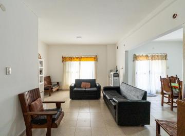 PH · 140m² · 6 Ambientes · Venta | Permuta - PH Primer Piso Al Frente, Tres Dorm. y Terraza - San Lorenzo. Apto Crédito.