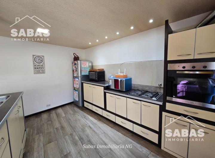 Casa · 225m² · 5 Ambientes · 1 Cochera