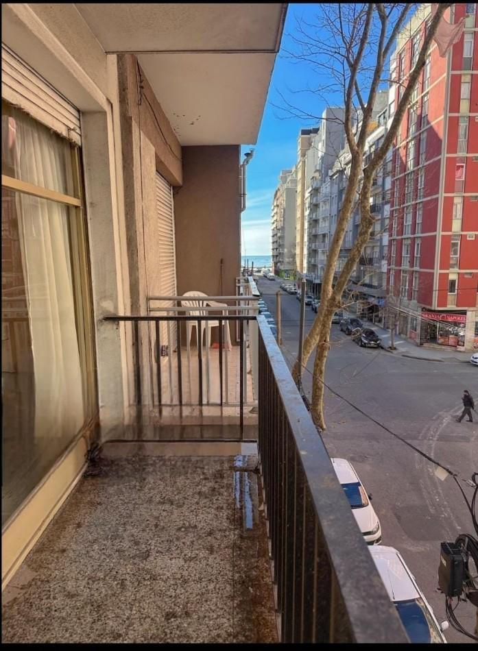 2 ambientes A la calle con balcón