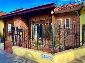 Casa · 276m² · 5 Ambientes · Venta Casa de 2 Domitorios + Galpón, Villa Gobernador Gálvez