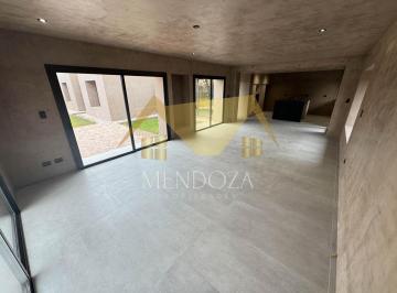 Casa · 220m² · 7 Ambientes · 2 Cocheras · Casa en Venta en Barrio Privado Liceo 2