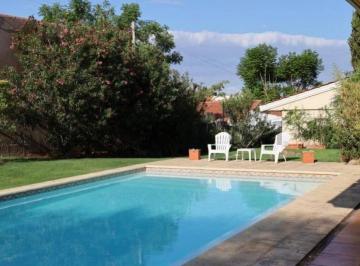 Casa · 310m² · 4 Dormitorios · 2 Cocheras · Venta Casa en Dalvian 1000 Mtrs