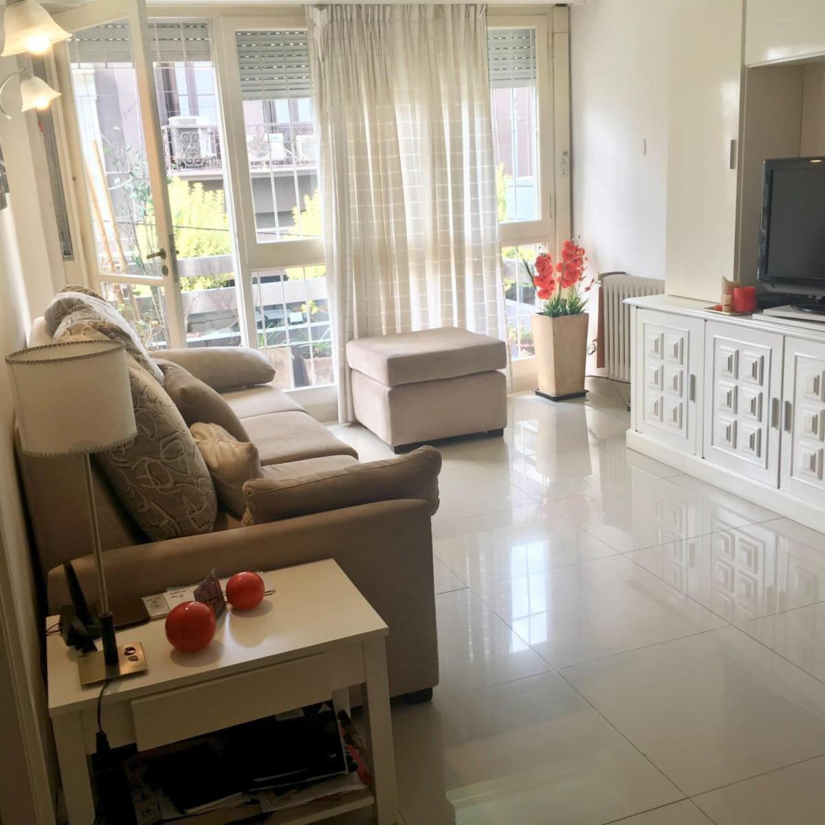 Hermoso 3 ambientes a la calle. Super luminoso, living comedor amplio