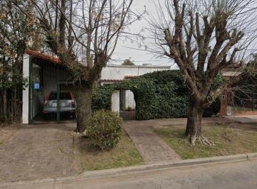 DEH-DEH-619_2 · Casa + Dpto Independiente, Jardín y Amplio Quincho!