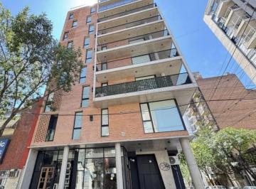 Departamento · 94m² · 5 Ambientes · Piso Exclusivo 3 Dorm con Balcon y Parrillero, Externo. 9 Julio y 1ro Mayo. Opción Cochera.
