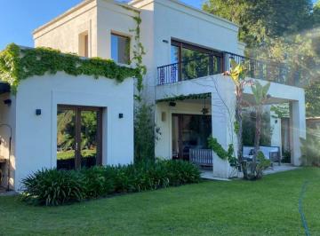 Casa · 320m² · 6 Ambientes · Alquiler en Santa María de Tigre