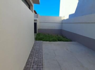 Casa de 4 ambientes, Trelew · Duplex Amplio en Barrio Los Sauces - Trelew