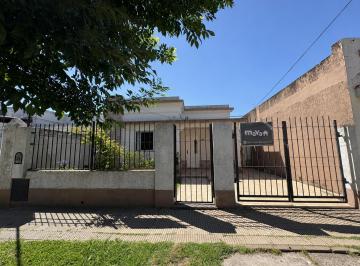 Casa · 80m² · 3 Ambientes · 1 Cochera · Casa en Venta