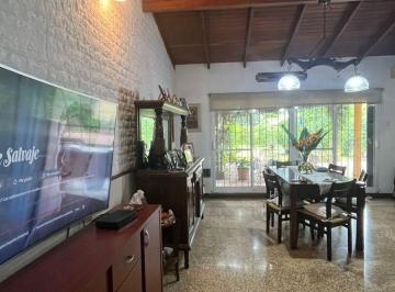 Casa de 9 ambientes, Villa Constitución · Casa en Venta en Villa Constitución