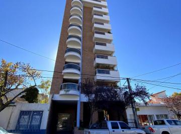 Departamento · 236m² · 5 Ambientes · 2 Cocheras · Departamento - Área Centro Este