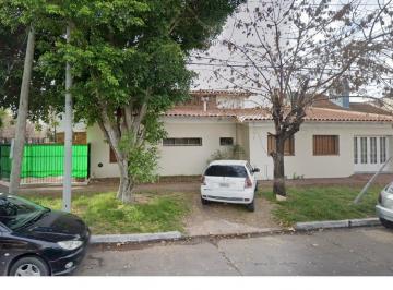 Casa de 4 ambientes, Lomas de Zamora · Venta Casa de 4 Ambientes con Patio y Cochera en Banfield