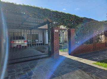 Casa de 3 ambientes, Esteban Echeverría · ¡Oportunidad! Chalet con Quincho y Gran Lote en Venta en El Jagüel