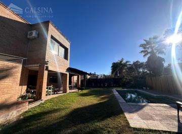 Casa · 270m² · 5 Ambientes · 2 Cocheras · Casa en Venta en San Isidro Villa Allende
