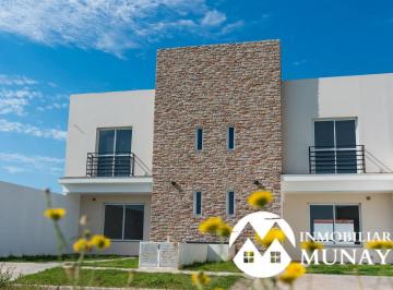 Casa · 117m² · 3 Ambientes · 1 Cochera · Alquiler Duplex Via Aurelia Zona Sur