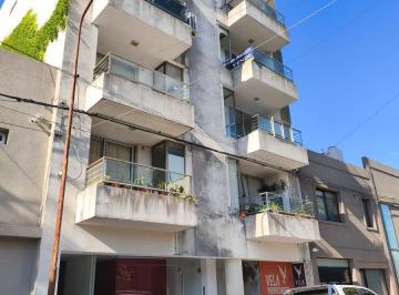 Departamento · 70m² · 4 Ambientes · 1 Cochera · Departamento en Venta en Calle Colombo Casi Irigoyen