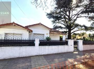 Casa · 116m² · 4 Ambientes · 2 Cocheras · Casa - Bella Vista